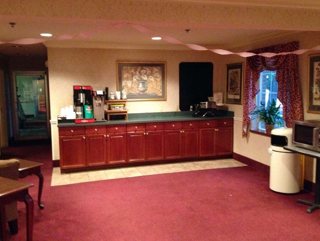 Country Hearth Inn & Suites Willard Einrichtungen foto
