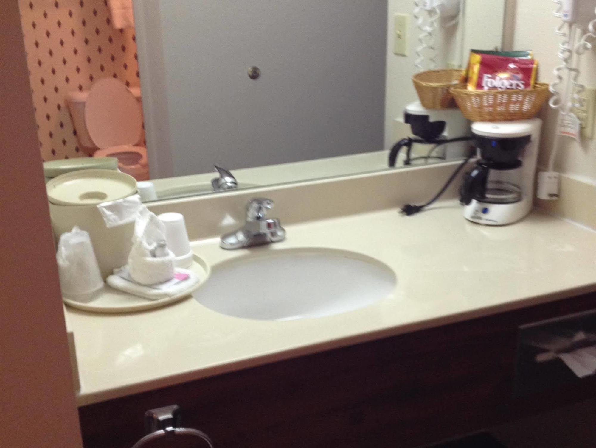 Country Hearth Inn & Suites Willard Exterior foto